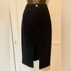 Black Denim Pencil Midi Skirt! 🖤